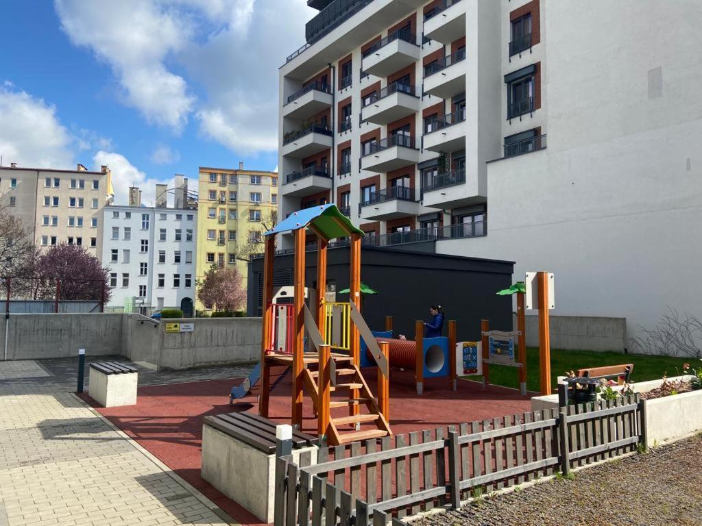 Komfort W Centrum Parking فروتسواف المظهر الخارجي الصورة